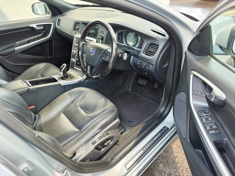 Volvo S60 - Motortoria - Image 12