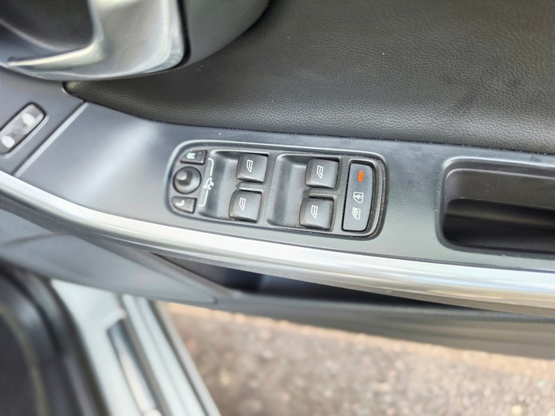 Volvo S60 - Motortoria - Image 16