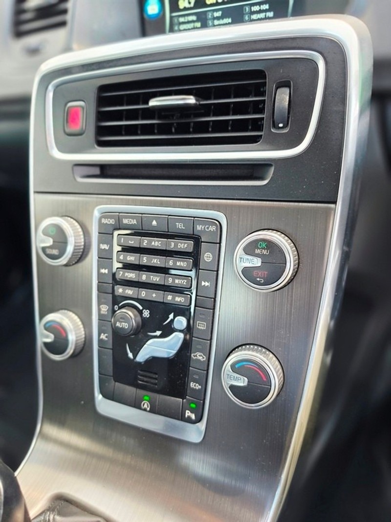 Volvo S60 - Motortoria - Image 19