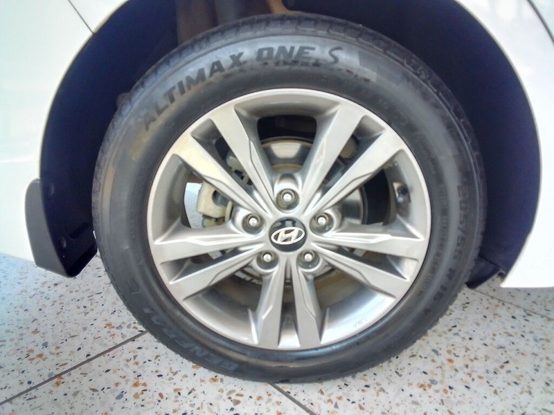 Hyundai Elantra - Markon Motors - Image 17