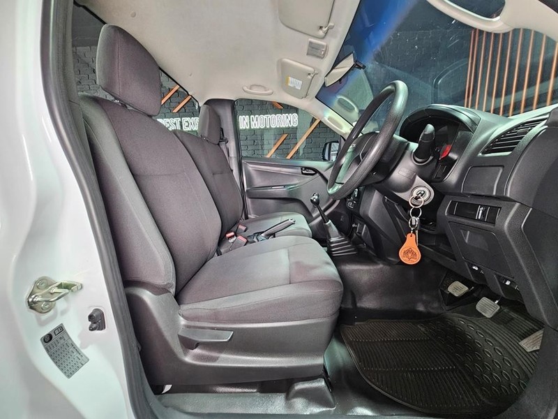 Isuzu D-Max - Mit Mak Motors - Image 8