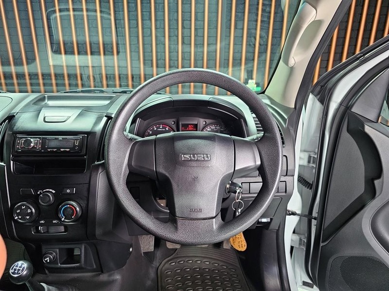 Isuzu D-Max - Mit Mak Motors - Image 9
