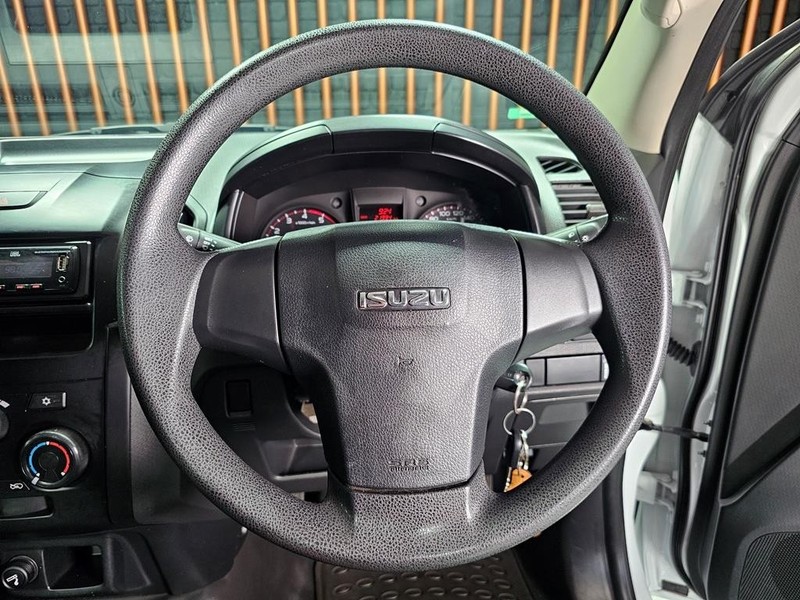 Isuzu D-Max - Mit Mak Motors - Image 10