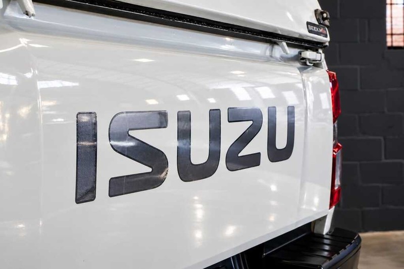 Isuzu D-Max - Bluebird Motors - Image 16
