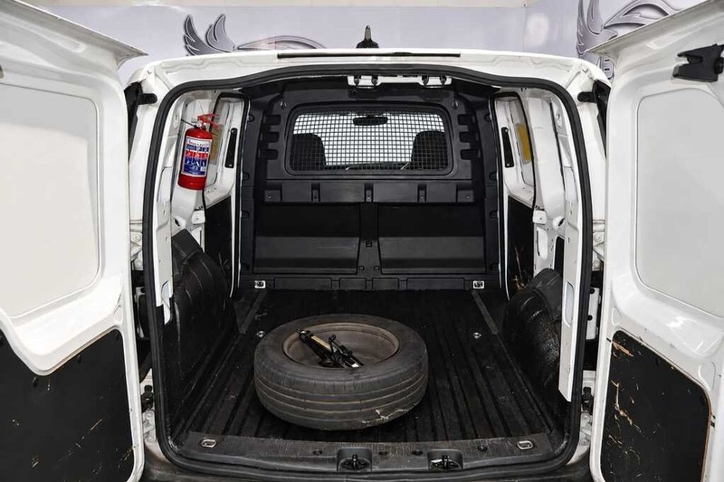 Volkswagen Caddy - Bluebird Motors - Image 7