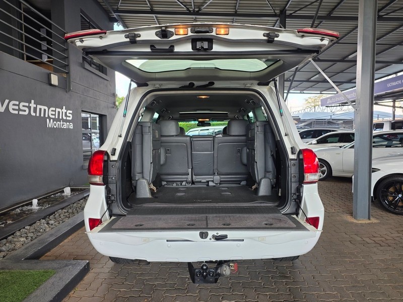 Toyota Land Cruiser - Auto Investments Montana - Image 6