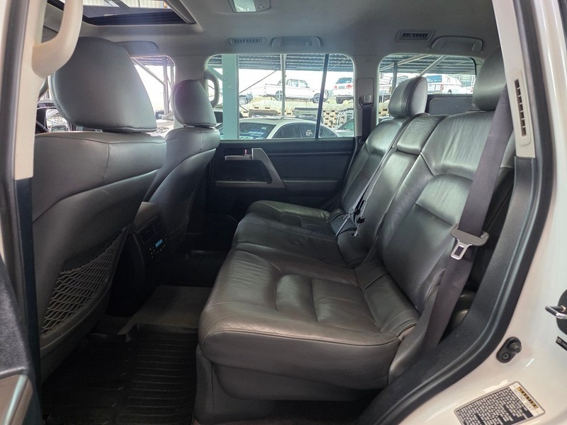 Toyota Land Cruiser - Auto Investments Montana - Image 8