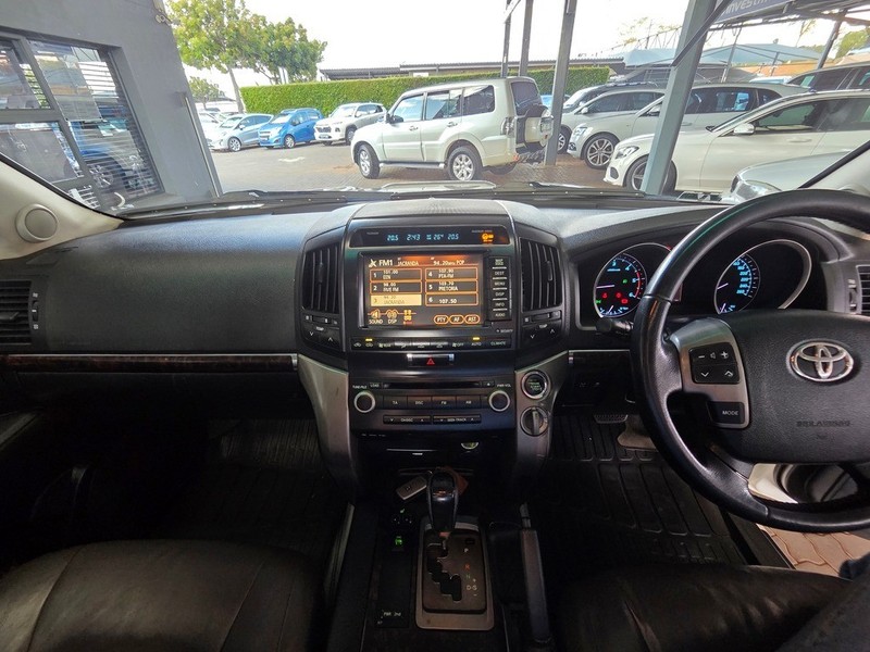 Toyota Land Cruiser - Auto Investments Montana - Image 15