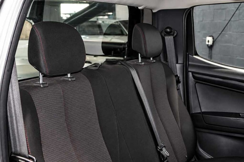 Isuzu D-Max - Bluebird Motors - Image 6