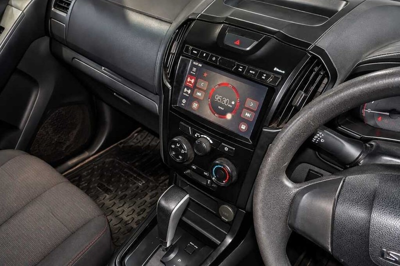 Isuzu D-Max - Bluebird Motors - Image 8