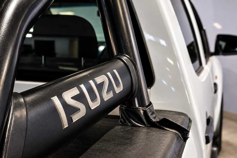 Isuzu D-Max - Bluebird Motors - Image 19