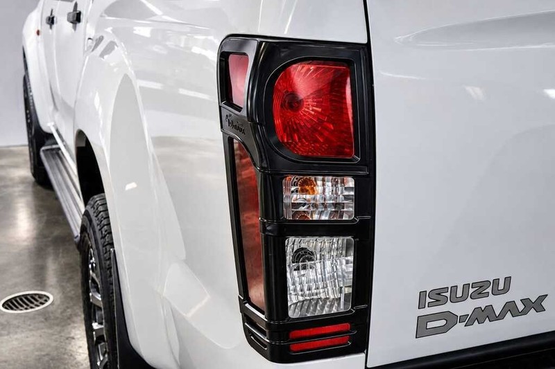 Isuzu D-Max - Bluebird Motors - Image 15