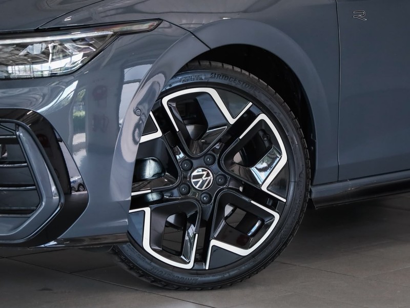Volkswagen Golf - Hatfield VW Bryanston - Image 2
