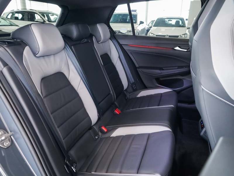 Volkswagen Golf - Hatfield VW Bryanston - Image 16