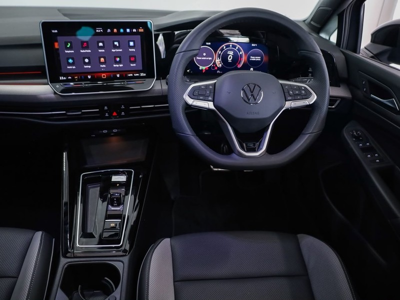Volkswagen Golf - Hatfield VW Bryanston - Image 21