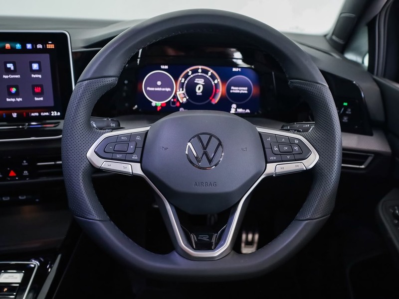 Volkswagen Golf - Hatfield VW Bryanston - Image 17