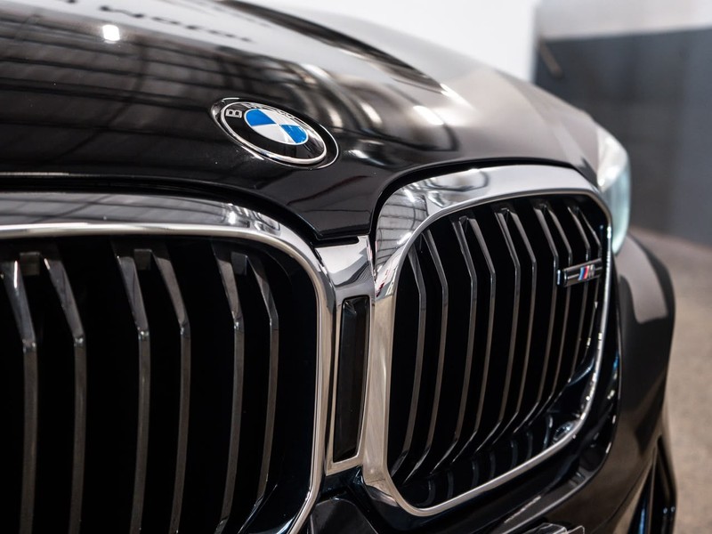 BMW X3 - Chery Waterfall - Image 12