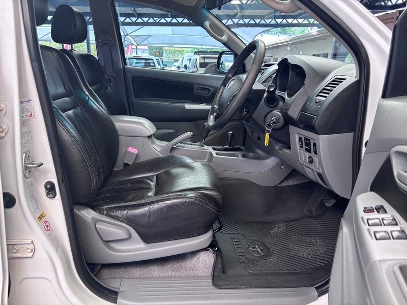 Toyota Hilux - We Buy Bakkies - Image 12