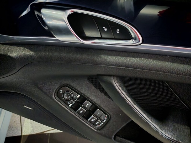 Porsche Panamera - LisaCars - Image 16