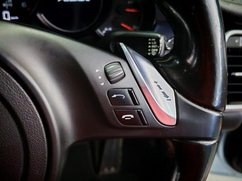Porsche Panamera - LisaCars - Image 20