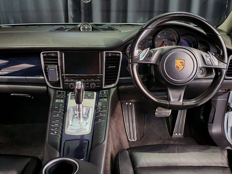 Porsche Panamera - LisaCars - Image 15