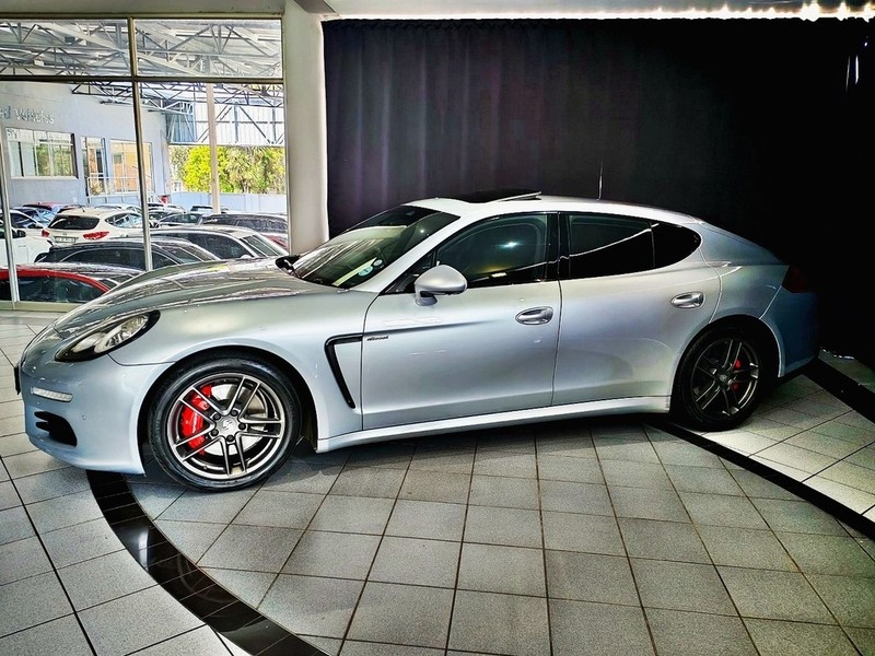 Porsche Panamera - LisaCars - Image 4
