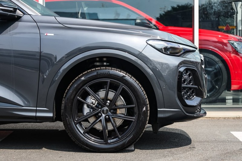 Audi Q5 - Audi Centre Hatfield - Image 2
