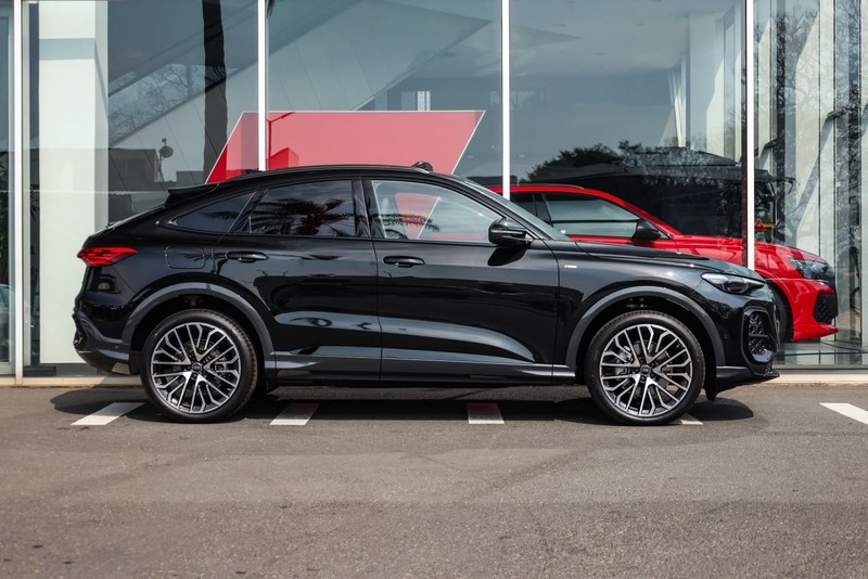 Audi Q5 - Audi Centre Hatfield - Image 4