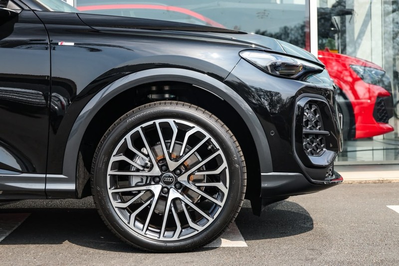 Audi Q5 - Audi Centre Hatfield - Image 2