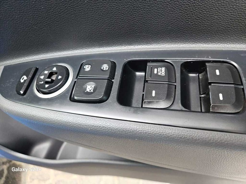 Hyundai i10 - Authentique Autos - Image 14