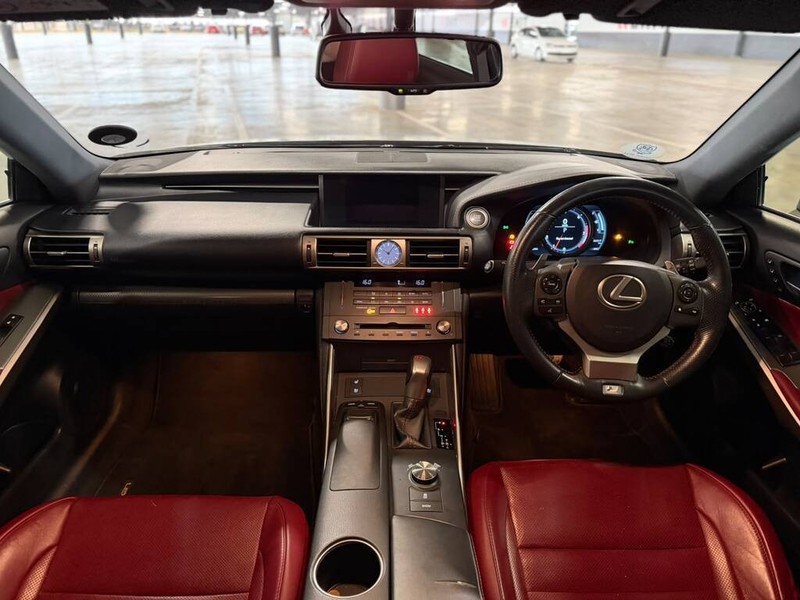 Lexus IS - Bakwena Auto Sales - Image 12