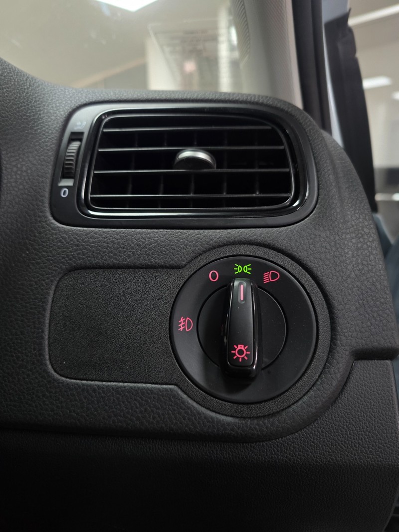 Volkswagen Polo Vivo - Hatfield VW Northcliff - Image 25