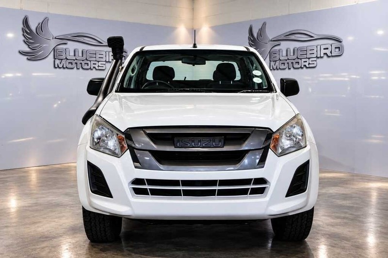 Isuzu D-Max - Bluebird Motors - Image 2