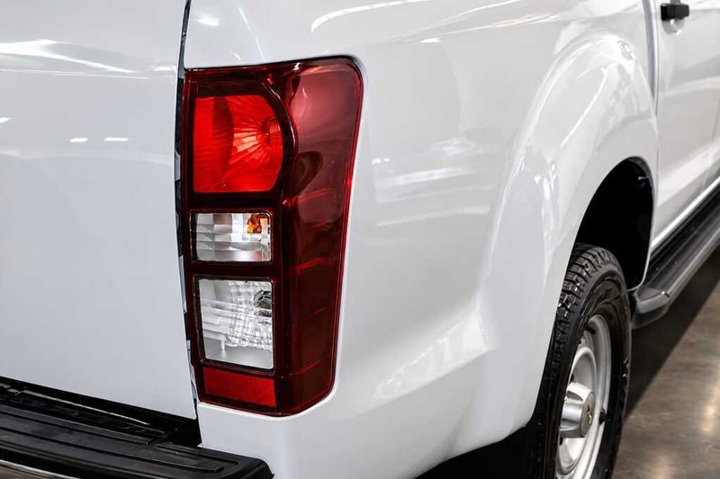 Isuzu D-Max - Bluebird Motors - Image 19