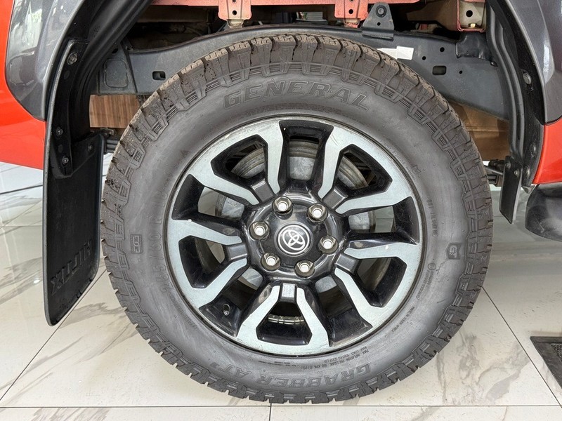 Toyota Hilux - Stargate Auto - Image 14