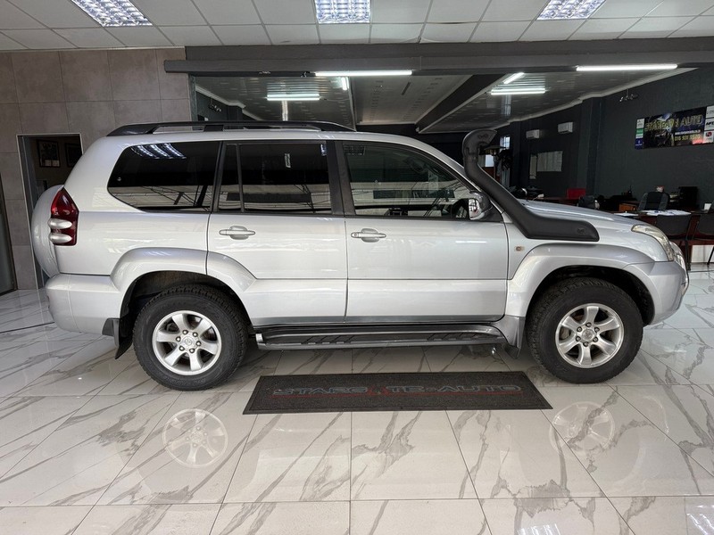 Toyota Land Cruiser Prado - Stargate Auto - Image 5
