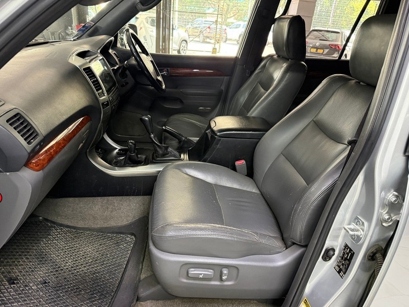 Toyota Land Cruiser Prado - Stargate Auto - Image 11