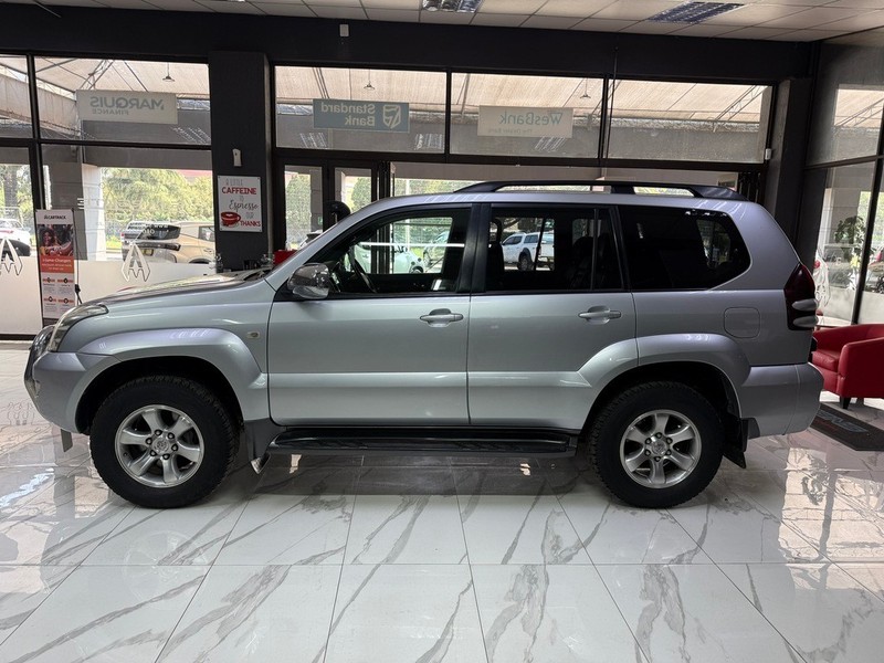 Toyota Land Cruiser Prado - Stargate Auto - Image 4
