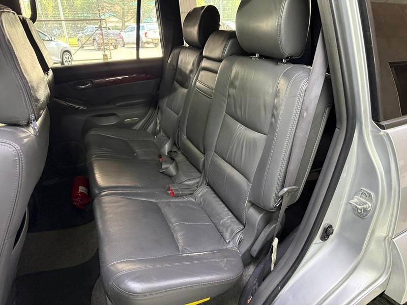 Toyota Land Cruiser Prado - Stargate Auto - Image 12