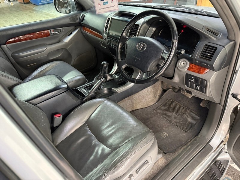 Toyota Land Cruiser Prado - Stargate Auto - Image 8