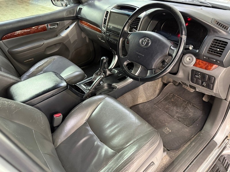 Toyota Land Cruiser Prado - Stargate Auto - Image 10