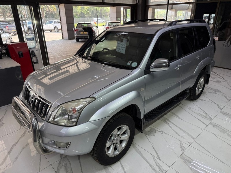 Toyota Land Cruiser Prado - Stargate Auto - Image 3