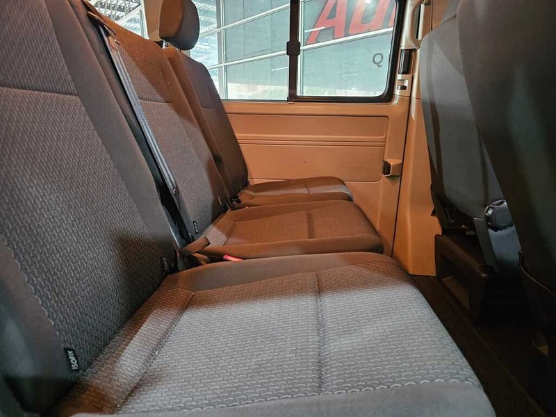 Volkswagen Transporter - Auto Hot Spot - Image 6