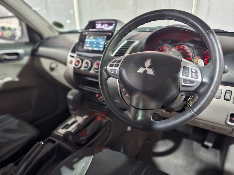 Mitsubishi Pajero Sport - Auto Hot Spot - Image 8