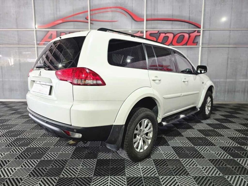 Mitsubishi Pajero Sport - Auto Hot Spot - Image 3