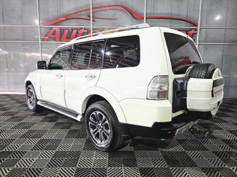 Mitsubishi Pajero - Auto Hot Spot - Image 4