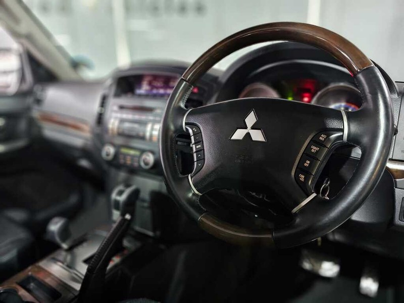 Mitsubishi Pajero - Auto Hot Spot - Image 10