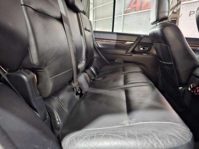 Mitsubishi Pajero - Auto Hot Spot - Image 6