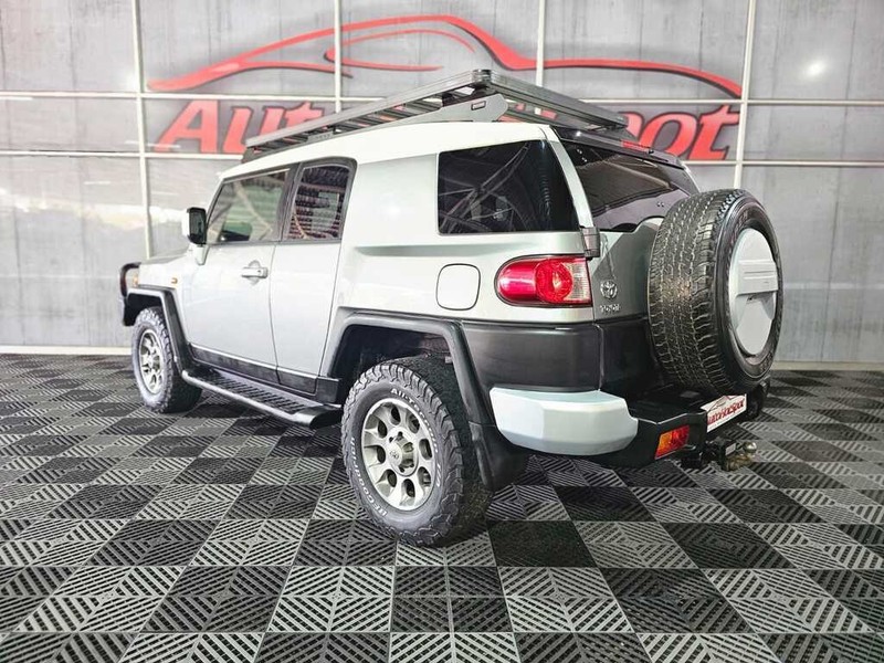 Toyota FJ Cruiser - Auto Hot Spot - Image 4
