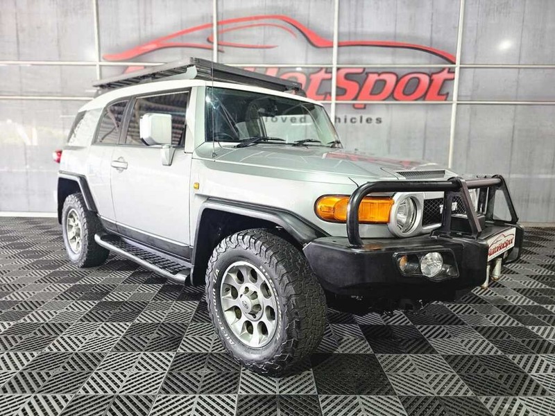 Toyota FJ Cruiser - Auto Hot Spot - Image 2